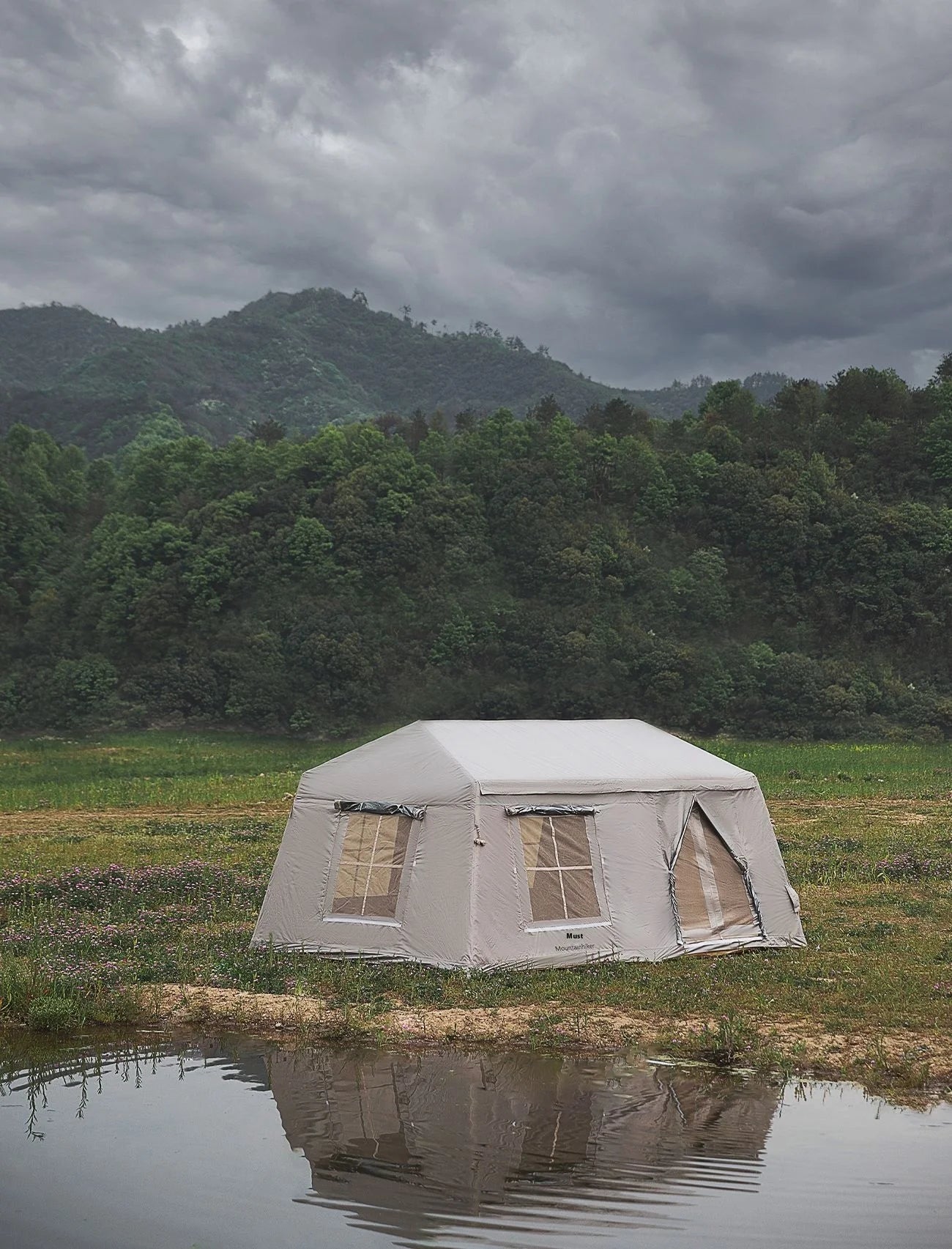 MOUNTAINHIKER Outdoor Inflatable Camping Tent – Large 5–8 Person (Hand Pump)