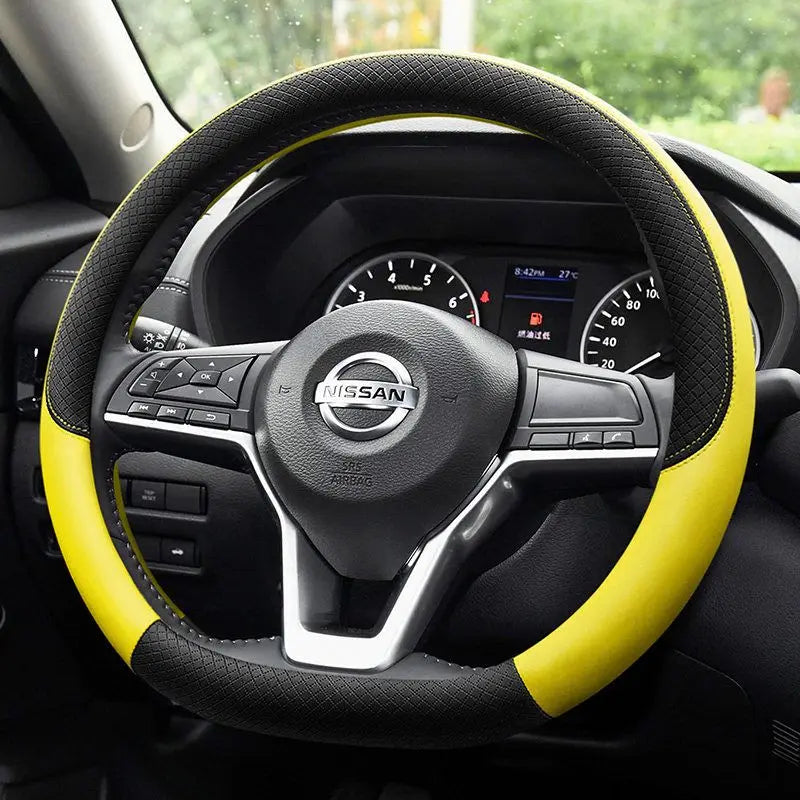 Steering wheel cover suitable for nissan