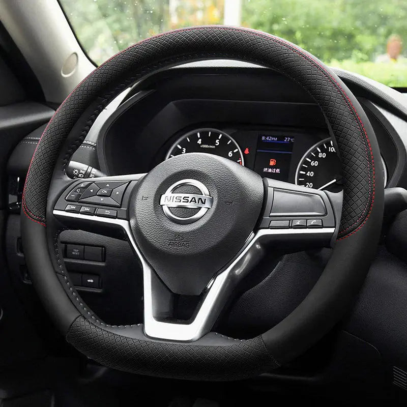 Steering wheel cover suitable for nissan
