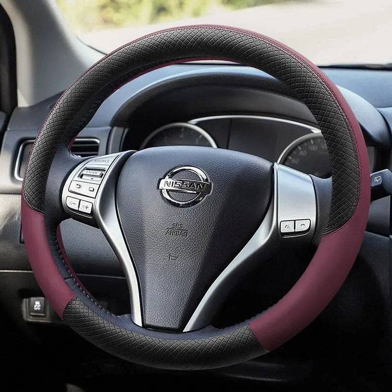 Steering wheel cover suitable for nissan
