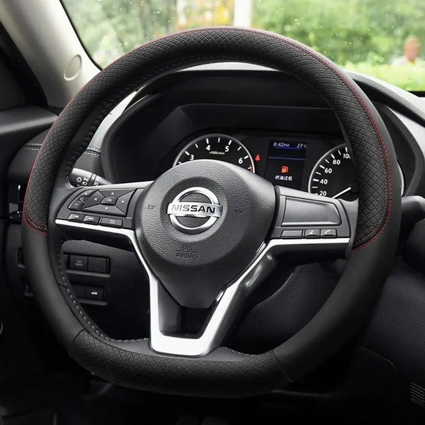 Steering wheel cover suitable for nissan