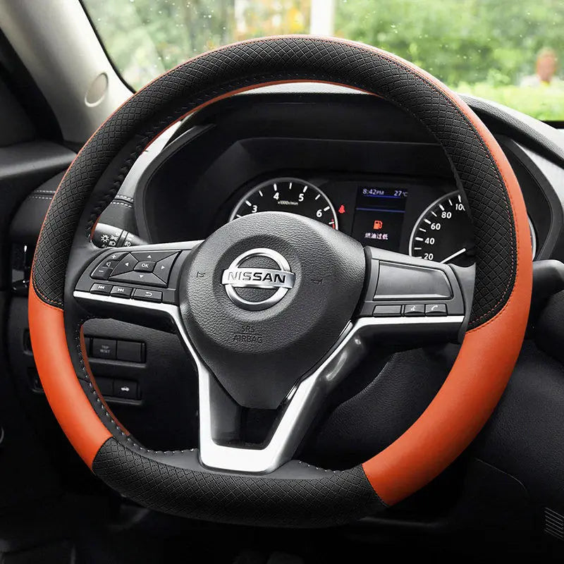 Steering wheel cover suitable for nissan