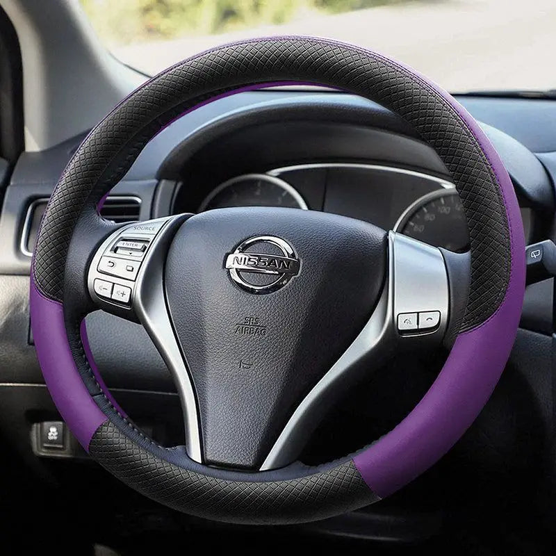 Steering wheel cover suitable for nissan