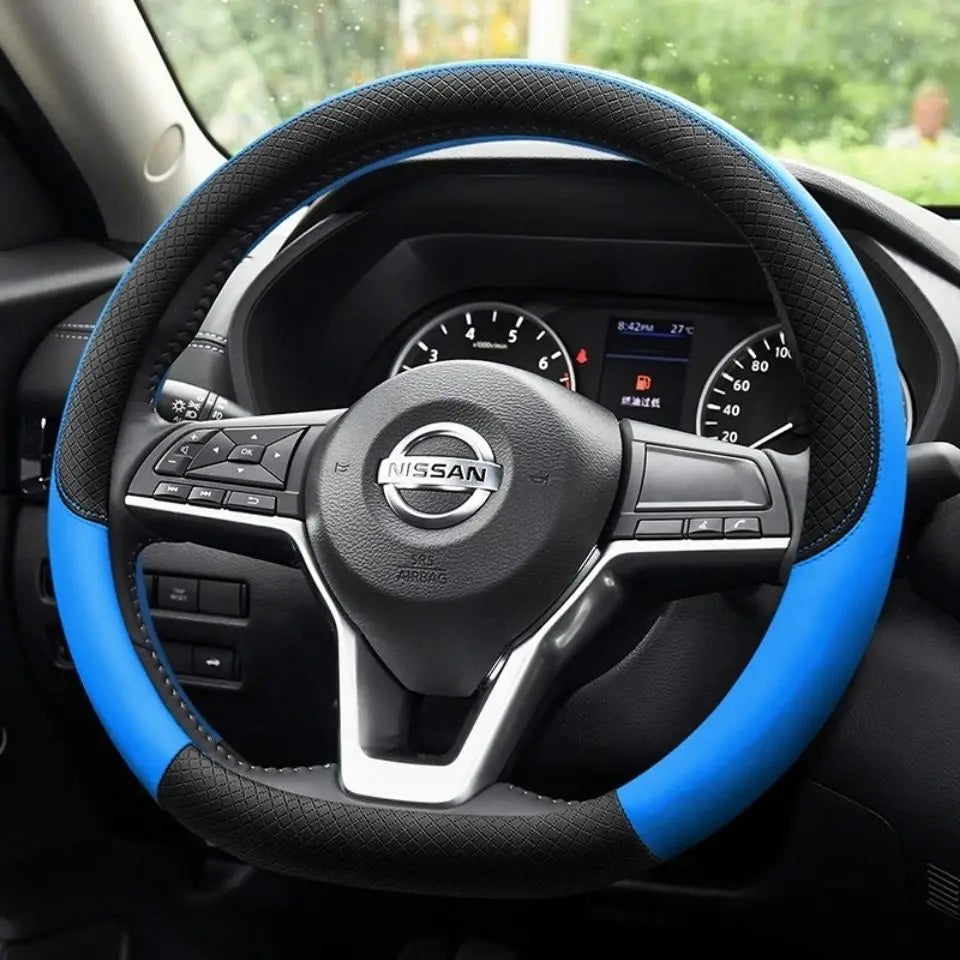 Steering wheel cover suitable for nissan